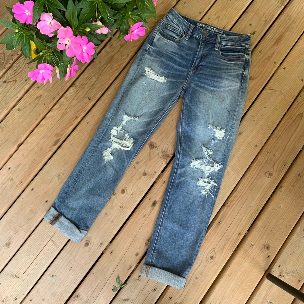 AE Vintage High Rise Slim Ripped & Cuffed Jeans